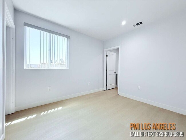 Foto del edificio - 206 1/2 E 87th