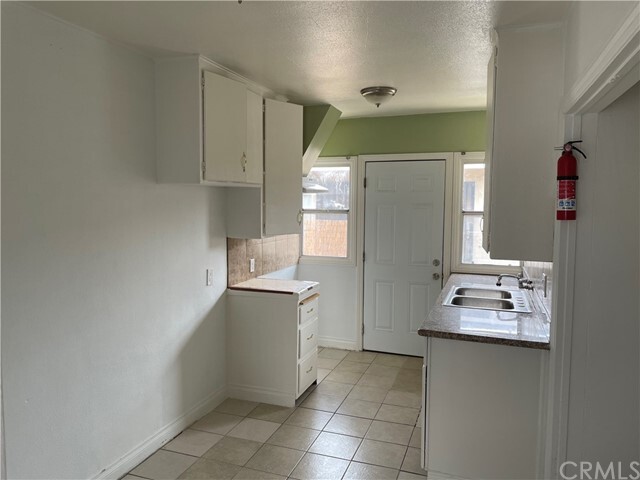 Building Photo - 1095 E Nocta St