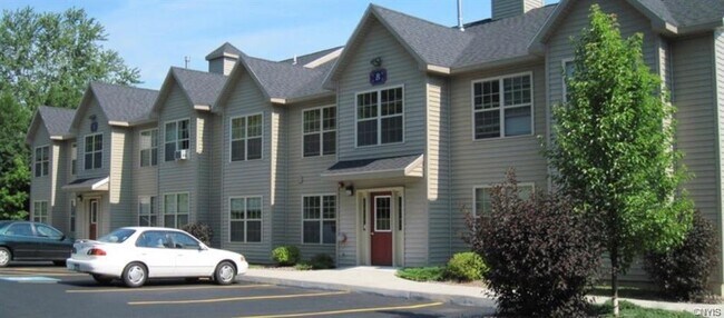 Foto del edificio - 7-A-7 Spring Ave