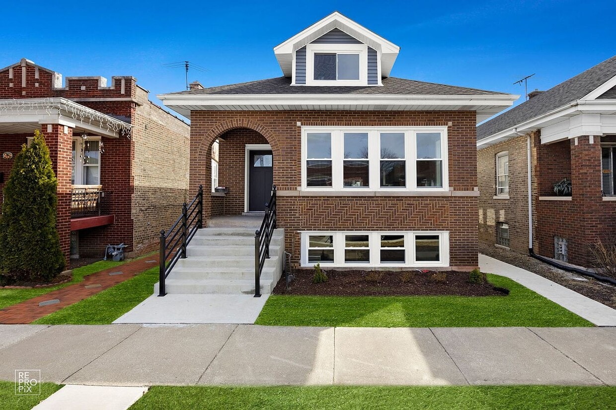 Primary Photo - 1313 S 61st Ct