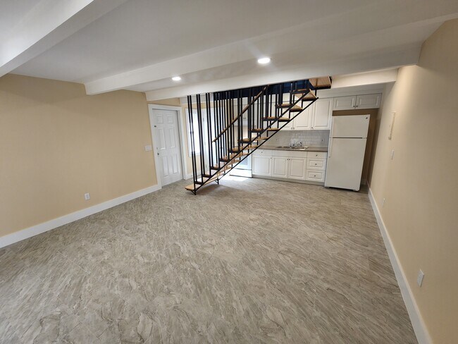 Building Photo - 7206 Cypress Dr