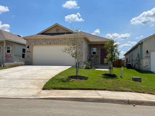 Foto del edificio - *48 Hour Look & Lease Bonus!* Three Bedroom | Two Bath Home in Scott's Hollow