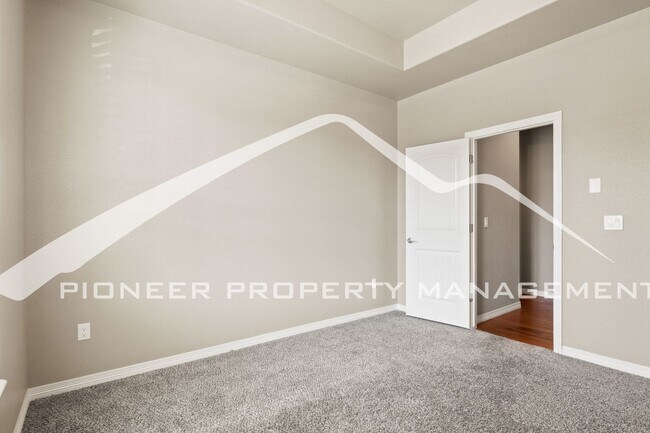 Foto del edificio - Main-Level Living in Desirable Wolf Ranch ...