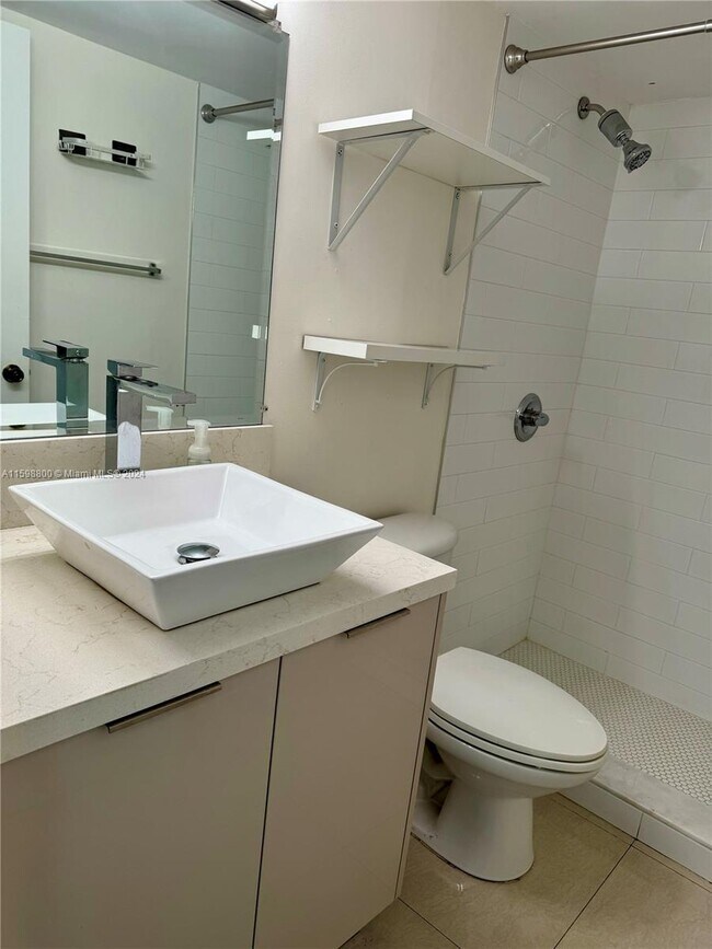 Foto del edificio - 5221 Geneva Way