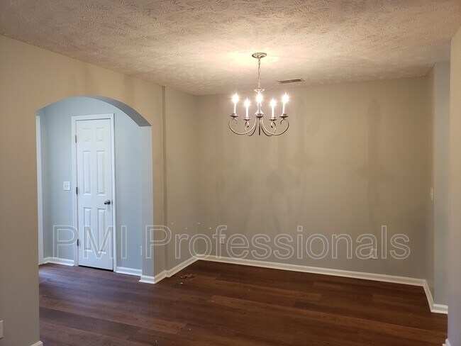 Building Photo - 5349 Bayou Dr