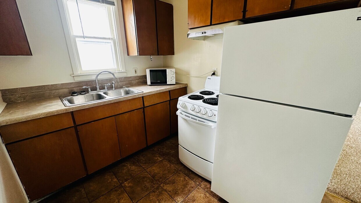 Foto principal - Key Investments-1305 N. State St.