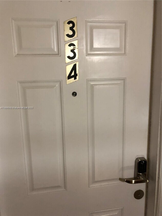 Foto principal - 1555 W 44th Pl