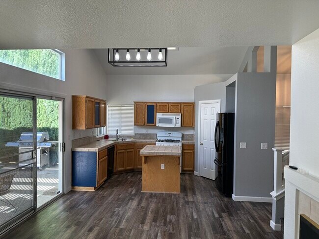 Foto del edificio - Stockton 3 Bedroom 2.5 Bedroom Weston Ranc...