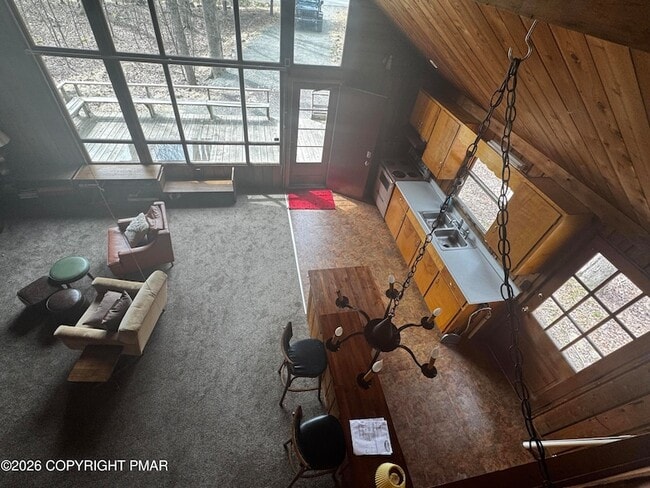 Foto del edificio - 174 Sweet Briar Rd