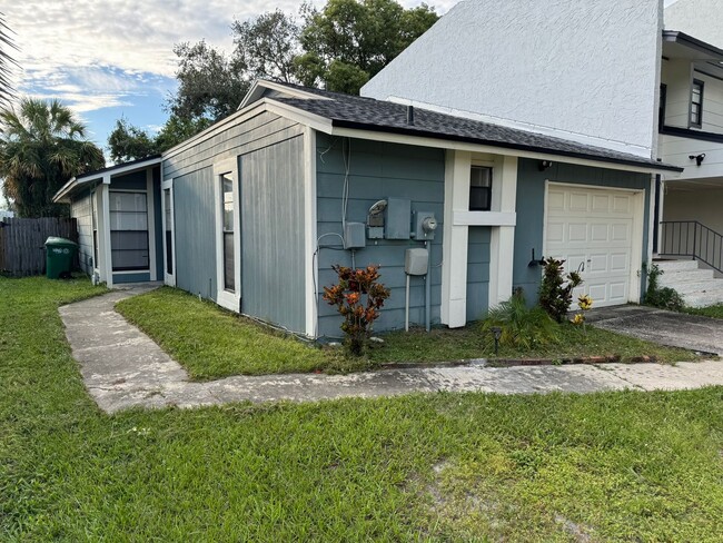 Building Photo - Cozy 3-bedroom, 2-bathroom home in heart o...