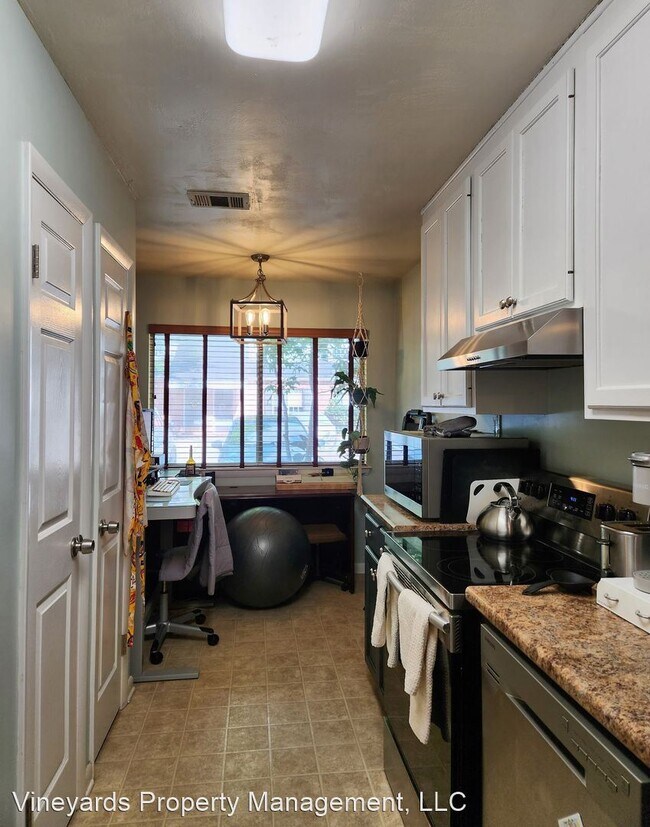 Foto del edificio - 2 br, 2.5 bath House - 2307 Tina Dr