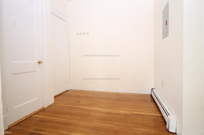 Building Photo - 1 br, 1 bath  - 1694 Commonwealth Ave # Gnc