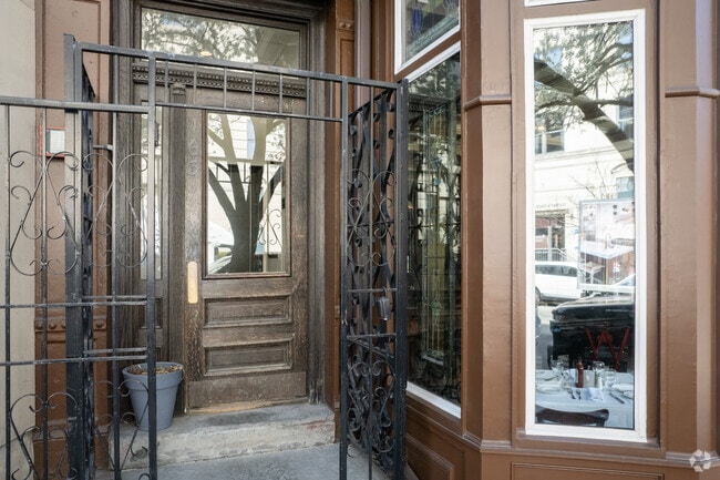 Entrance - 163 14th St