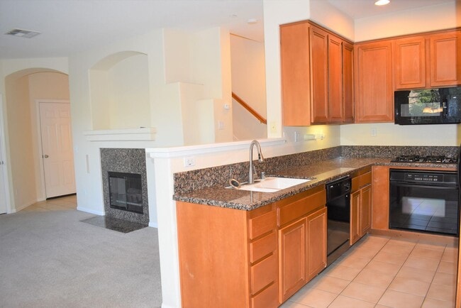 Foto del edificio - 3 Bedroom 2.5 Bath Townhome in Gated Community of Courtyards at Escala- Mission Valley