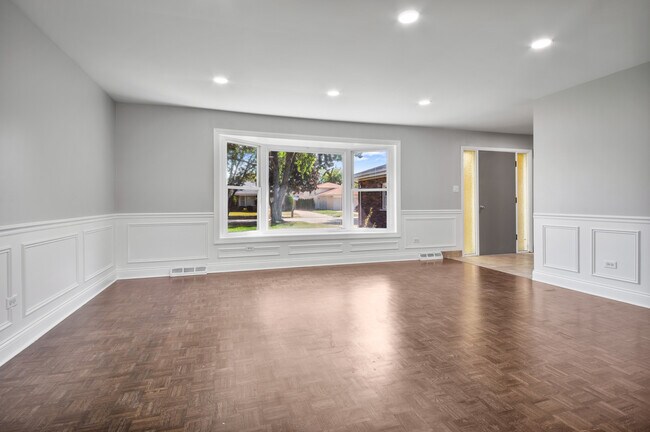 Foto del edificio - 9212 McVicker Ave