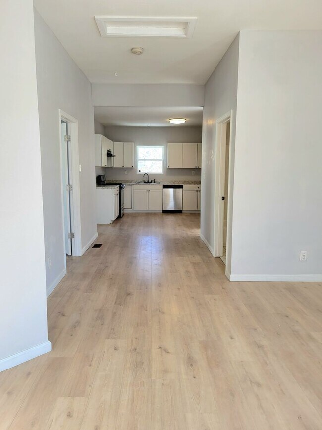 Foto del edificio - Renovated and Ready to Rent...340 N Aurora Collinsville