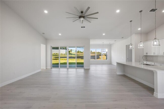 Building Photo - 208 SNOWY ORCHID Way