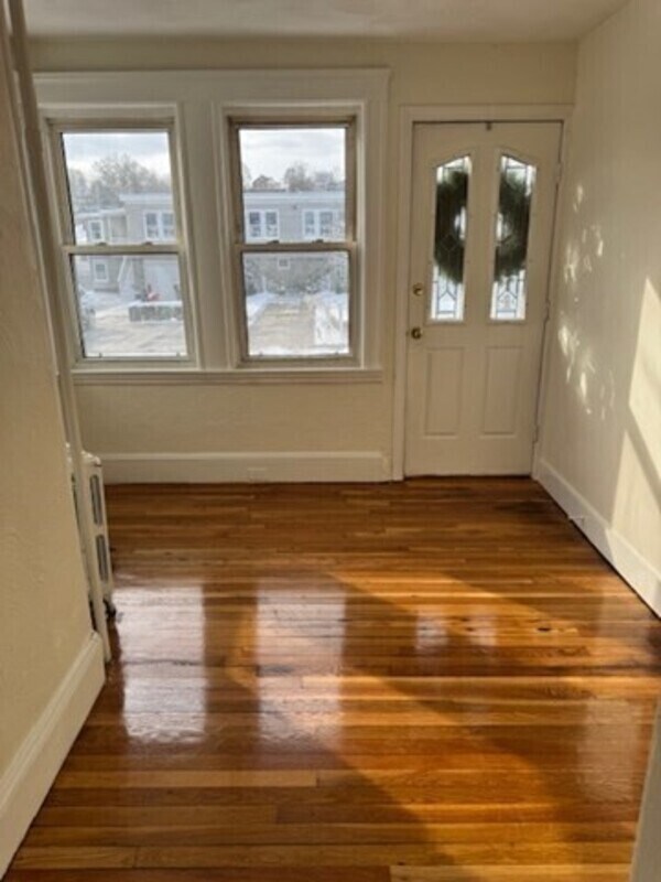 Foto del edificio - 47 Englewood Ave