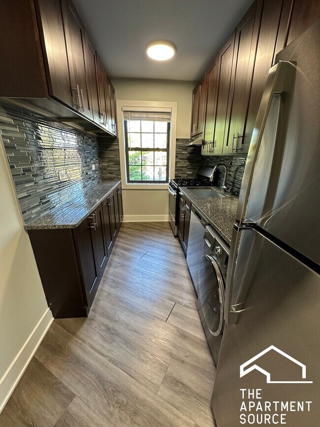 Foto del edificio - 730 Judson Ave