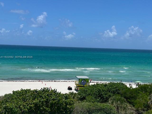 Foto del edificio - 5555 Collins Ave