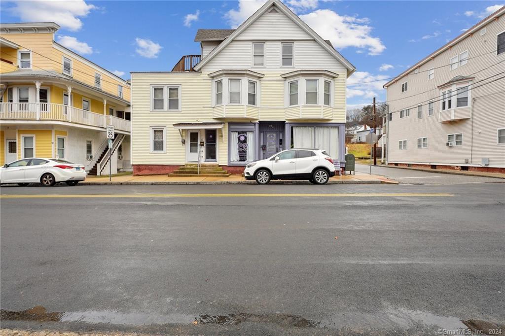 22 Hunters Ave Unit 3rd Fl, Norwich, CT 06380 Room for Rent in