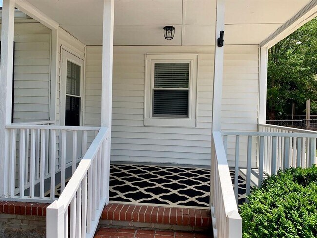 Foto del edificio - 2595 Ashford Rd NE