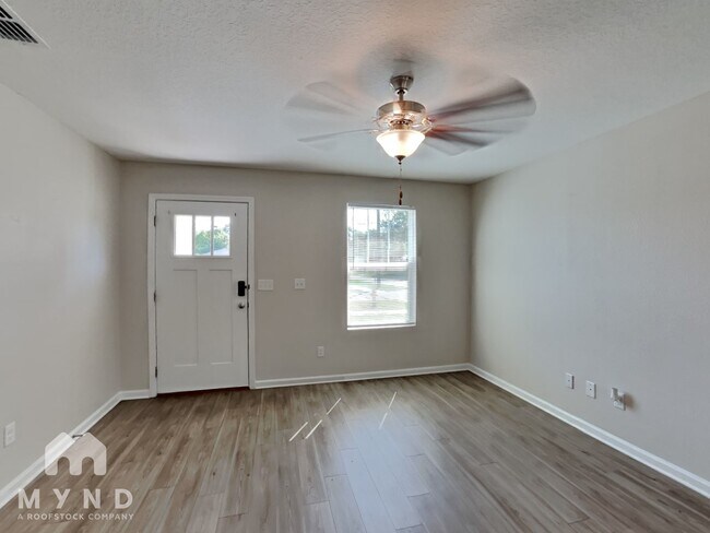 Foto del edificio - 9104 Monroe Ave