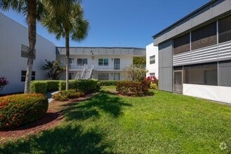 Building Photo - 394 Normandy Ln