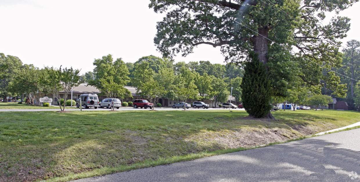 Building Photo - Nettles Drive Apartments