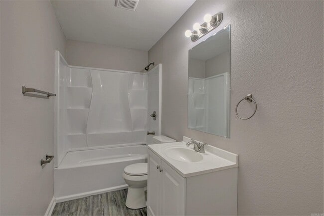 Building Photo - 21 Hiland Pl