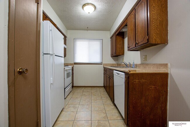 Building Photo - 8252 S 48th St