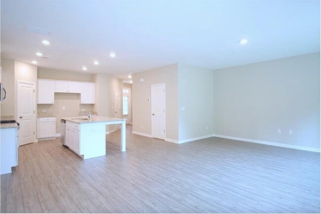 Foto del edificio - 6148 Lanier Harbor Lndg