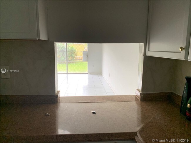 Foto del edificio - 505 NW 177th St