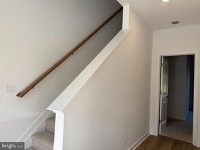 Building Photo - 54 Basswood St