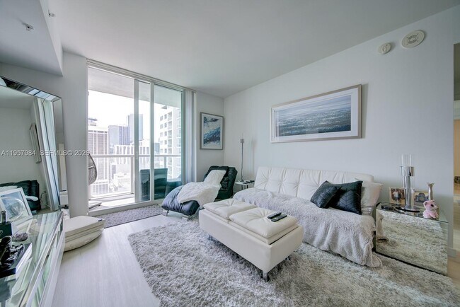 Foto del edificio - 244 Biscayne Blvd