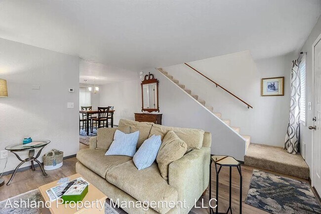 Foto del edificio - 2 br, 1.5 bath House - 163 E Hersey St