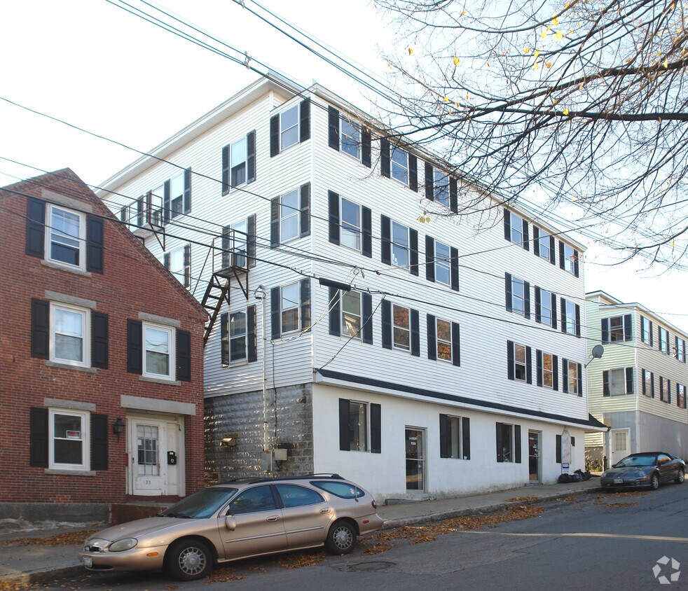 Building Photo - 39 Hill St