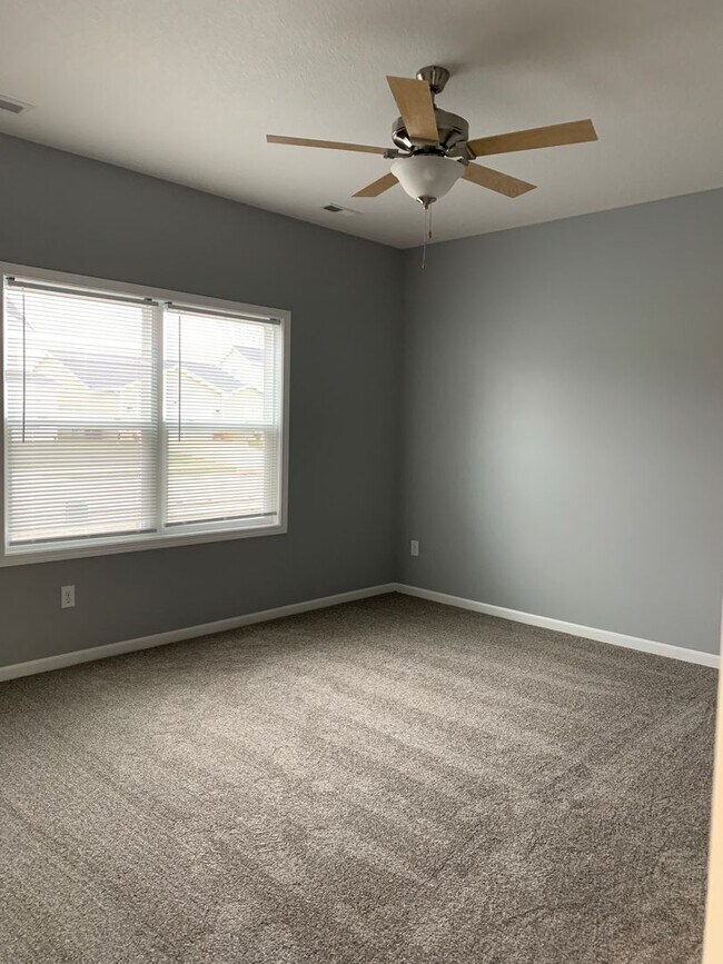 Building Photo - Pre-leasing Newly Built 3 Bed 2 Bath w att...
