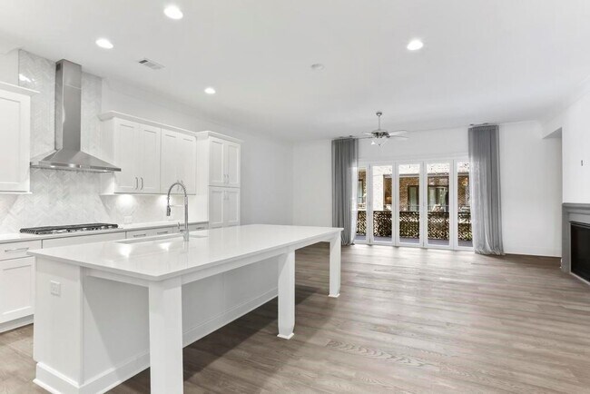 Foto del edificio - 226 Devin Pl N E