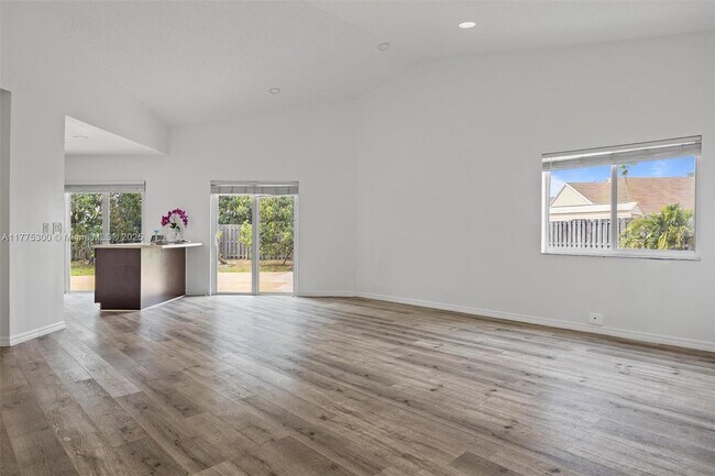 Building Photo - 11041 SW 11th Ct