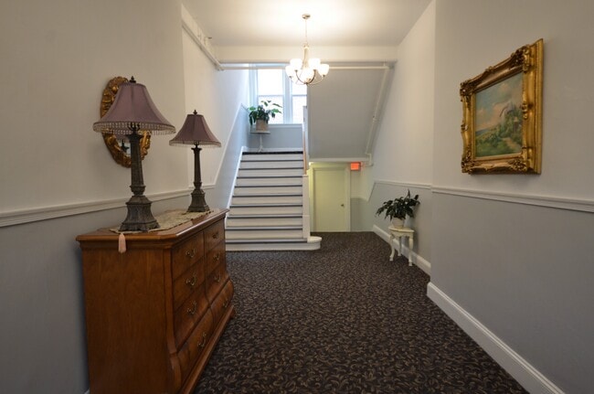 Building Photo - 353 N Easton Rd