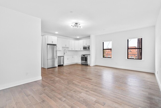 Kitchen - 206-208 Main St