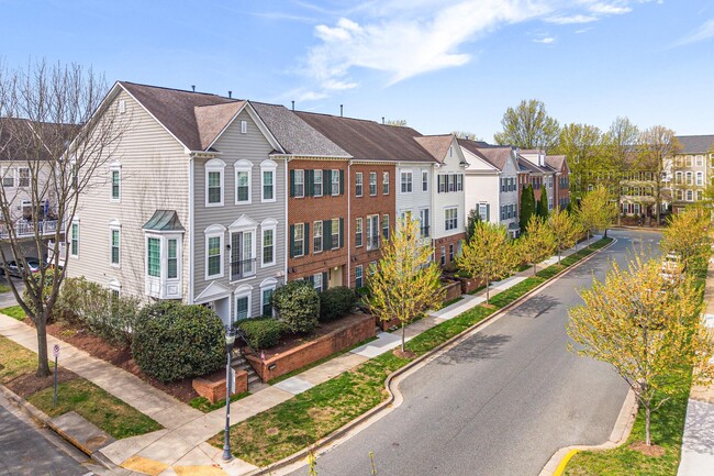 Photo - 631 Gatestone St House