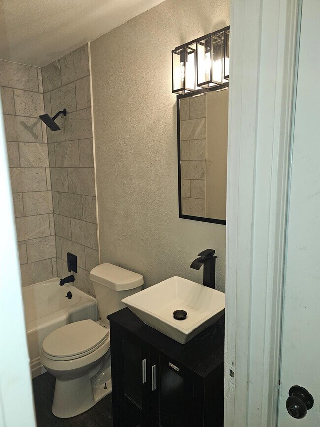 Foto del edificio - 5224 Mansfield Rd