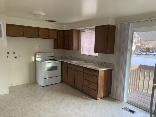 Building Photo - 779 W 1200 N