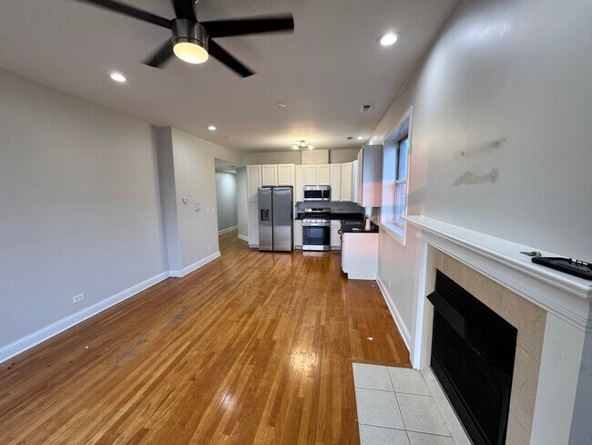 Foto del edificio - 6425 S Maryland Ave