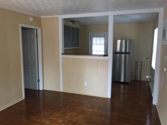 Building Photo - 74 Maple Ln
