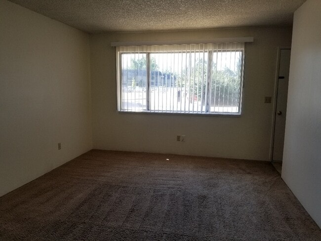 Building Photo - 1112 SW 5th St