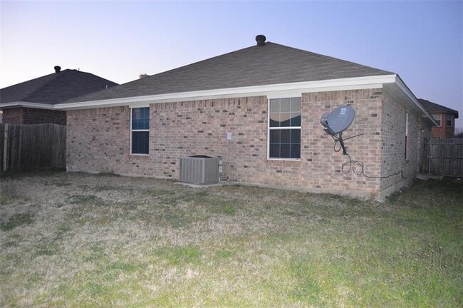 Foto del edificio - Cozy Home close to Downtown nestled in Sansom Park