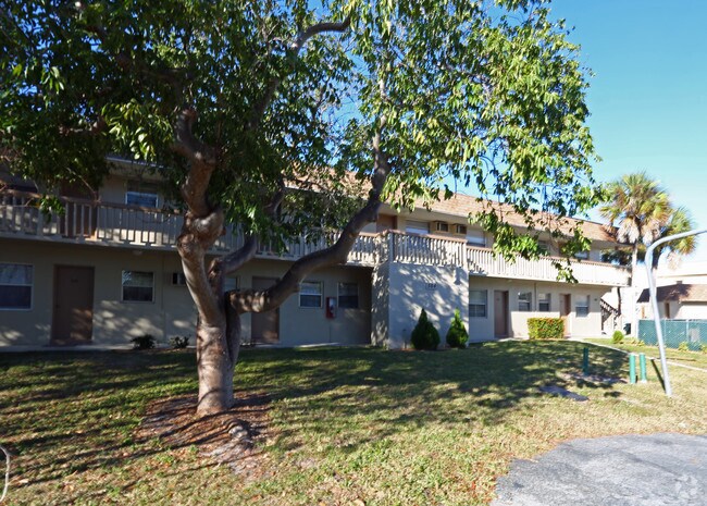 Building Photo - 564-568 Eden Ct